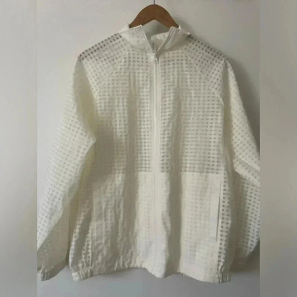 Fabletics Cleo lightweight gingham windbreaker in excellent worn condition š©¶ - Picture 4 of 8